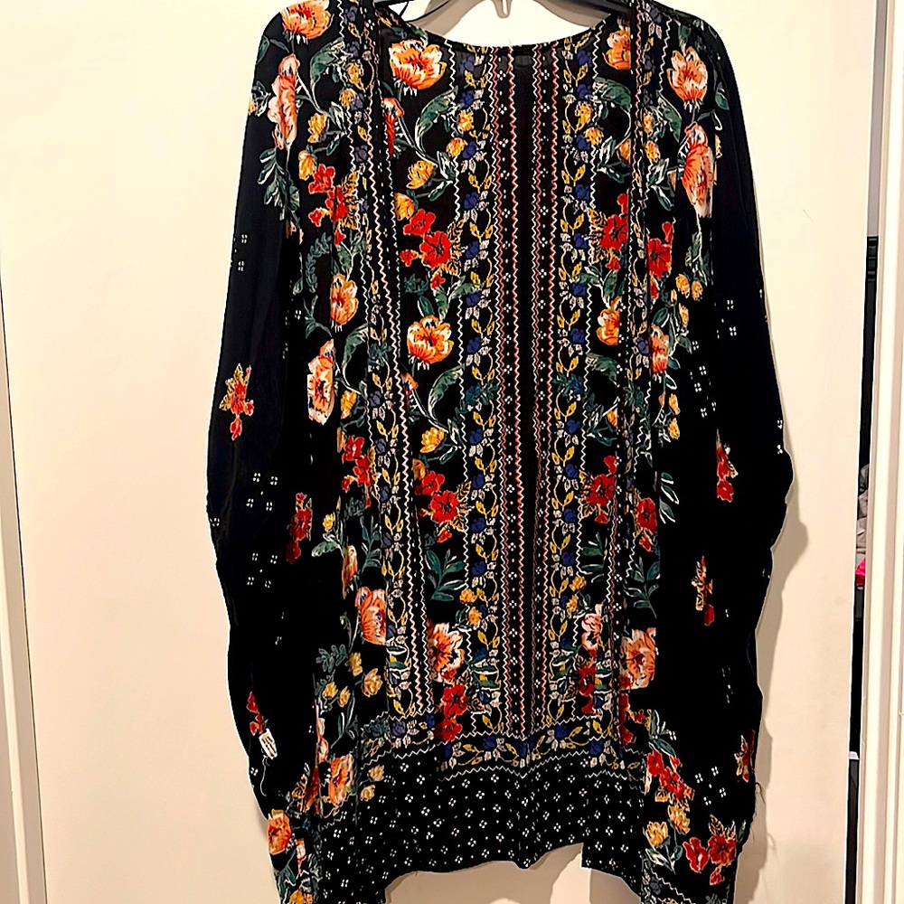 Women's Black Floral Kimono, size Medium